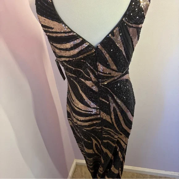 R&M Richards Black and Gold Sequin Maxi Dress,NWT,Size 8 - Picture 4 of 16
